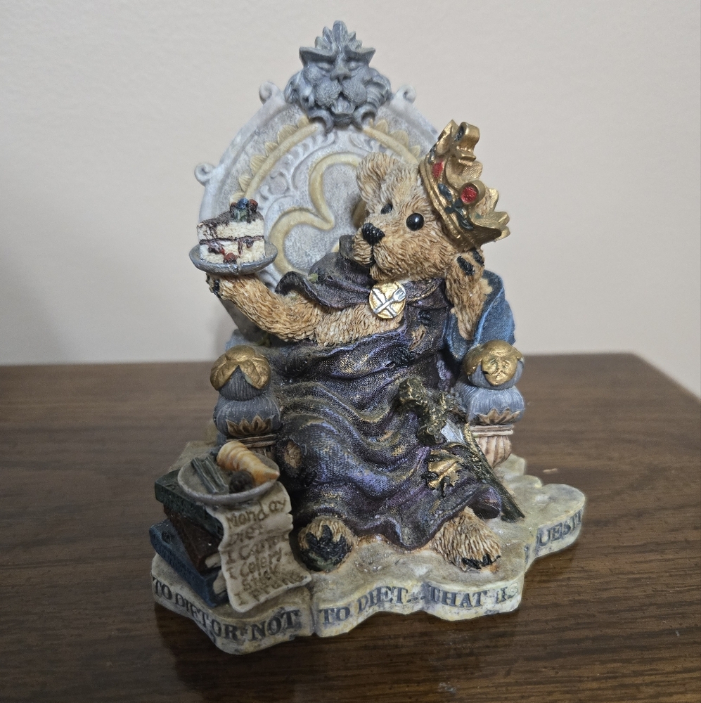 Boyds Bear Royal Bear Figurine with Crown